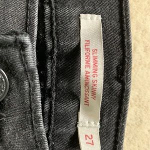 Womens size 27 straight leg Levi’s